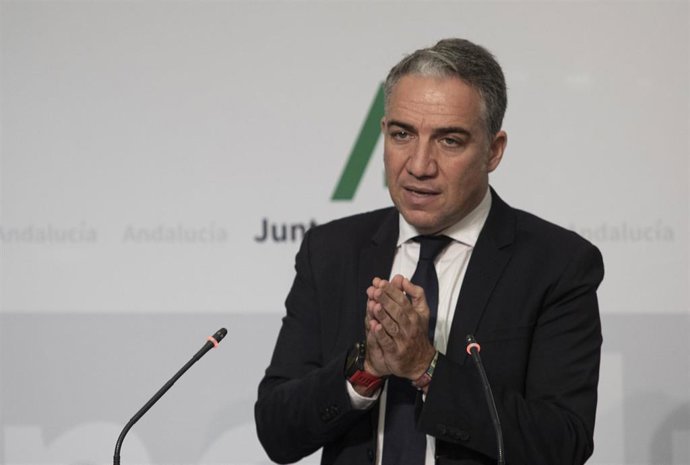 El consejero de Presidencia, Elías Bendodo, este martes durante la rueda de prensa tras la reunión del Consejo de Gobierno.