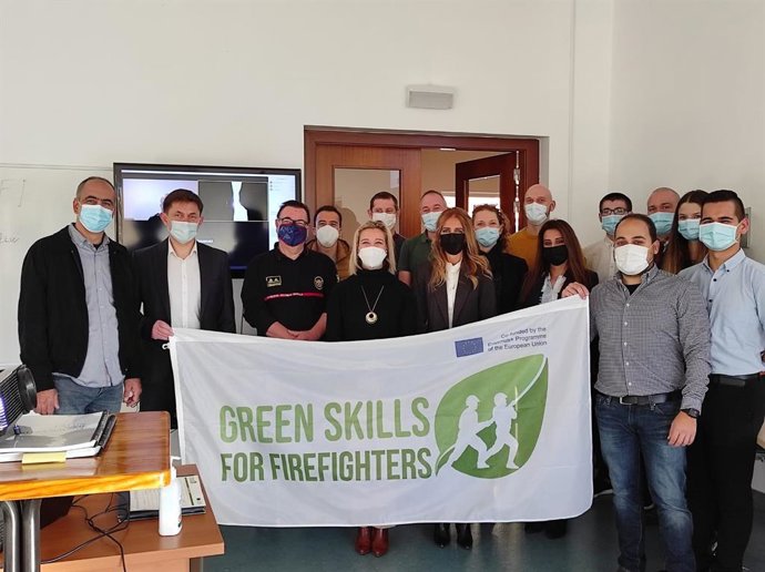 Bomberos de distintos países de Europa junto a representantes de universidades, centros de investigación y otros expertos trabajan en el desarrollo de una plataforma multilingüe sobre protección del medio ambiente.