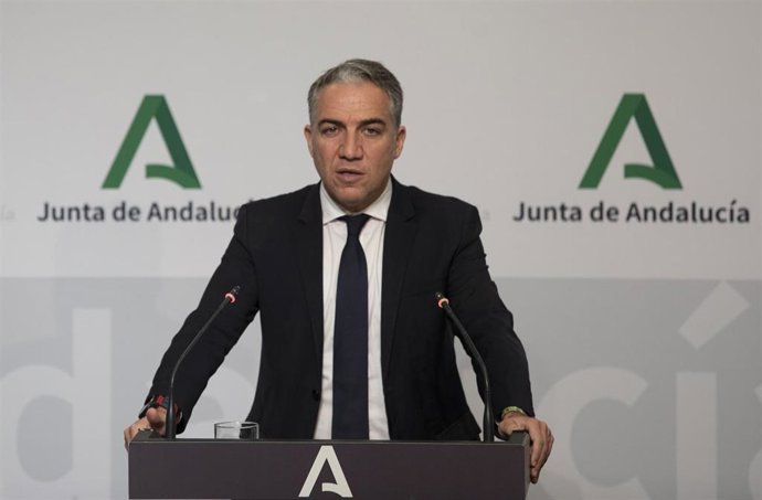 El consejero de la Presidencia y portavoz, Elías Bendodo, este martes durante la rueda de prensa tras la reunión del Consejo de Gobierno.