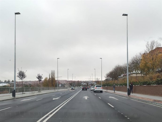Nuevo vial junto al Hospital de Salamanca este martes.