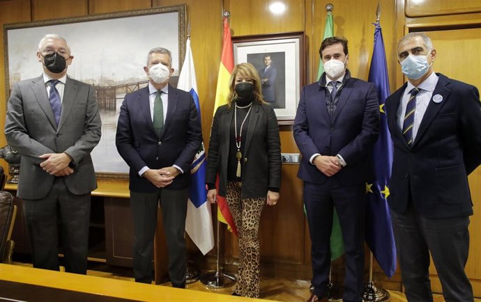 Encuentro entre el Puerto de Huelva, Fundación Incyde y Cámara de Comercio.