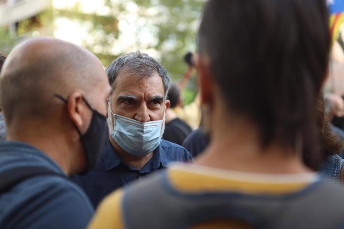 Archivo - El presidente de mnium Cultural, Jordi Cuixart, en una concentración convocada contra la detención del expresidente Carles Puigdemont en l'Alguer (Cerdeña), a 24 de septiembre de 2021, en Barcelona