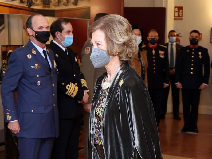 REINA SOFÍA LLEGA AL CONICERTO EN EL TEATRO MONUMENTAL DE MADRID