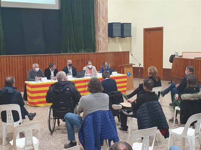 Reunión de alcaldes y alcaldesas de Lledia, Tarragona y Barcelona con David Alquézar, Bernat Solé y Assumpta Farran