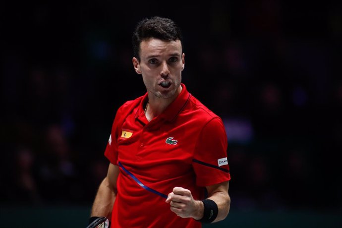 Archivo - Roberto Bautista Agut of Spain in action during the final match against Felix Auger-Aliassime of Canada during the Day 7 of the 2019 Davis Cup at La Caja Magica on November 24, 2019 in Madrid, Spain.