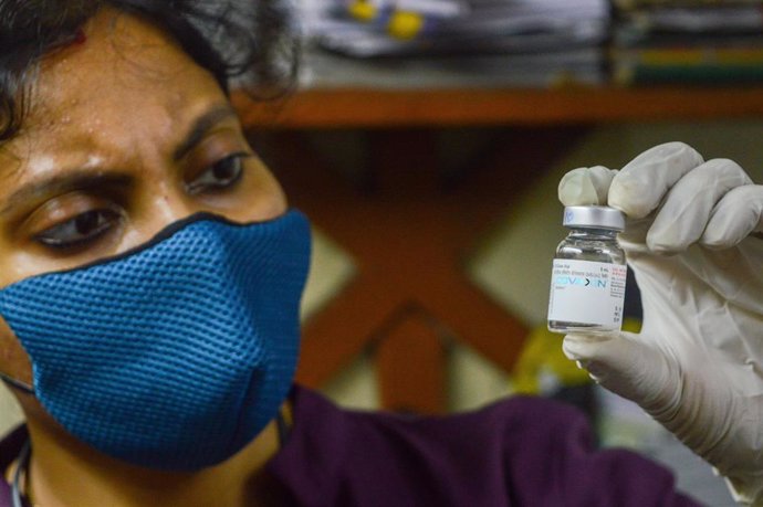 Archivo - Vacuna contra el coronavirus en India