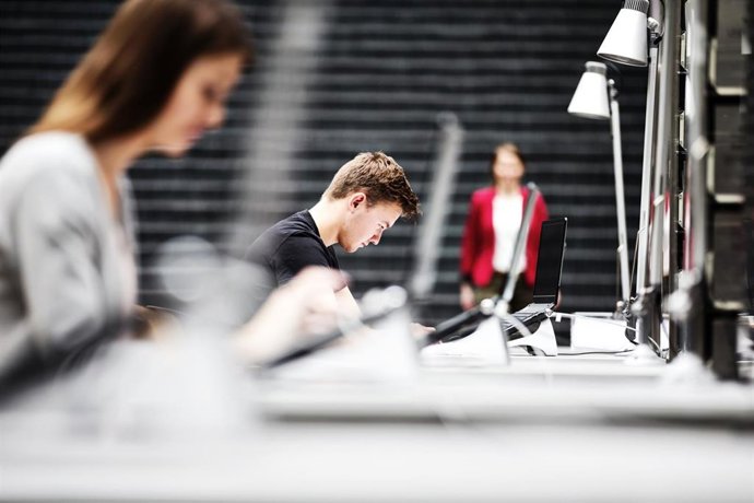 Archivo - Digitalización, imagen de recurso.