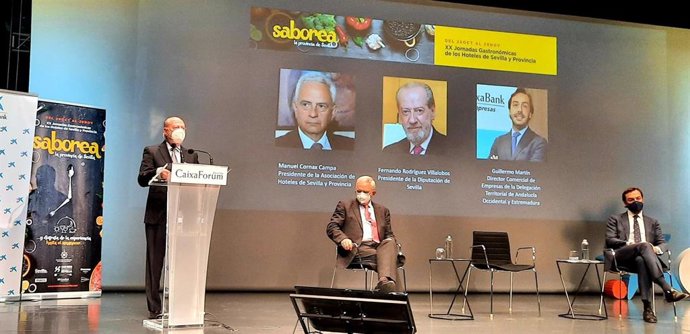 El presidente de la Diputación de Sevilla, Fernando Rodríguez Villalobos, en el simposio 'Gestión de la Restauración Pos-pandemia', celebrado en el Caixaforum Sevilla.