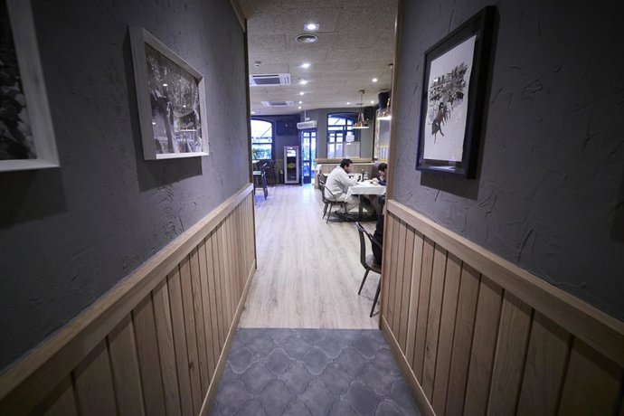 Archivo - Interior del restaurante de Pamplona.
