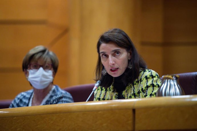 La ministra de Justicia, Pilar Llop (d), comparece ante la Comisión de Justicia del Senado, en el Senado, a 23 de noviembre de 2021, en Madrid, (España).