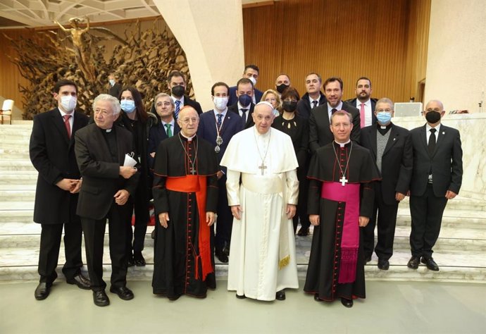 Delegación vallisoletana con el Papa Francisco en el Vaticano.
