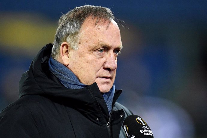 Archivo - Dick Advocaat coach of Feyenoord during the UEFA Europa League, Group Stage, Group K football match between Feyenoord and CSKA Moskva on november 5, 2020 at De Kuip stadium in Rotterdam, The Netherlands - Photo Yannick Verhoeven / Orange Pictu