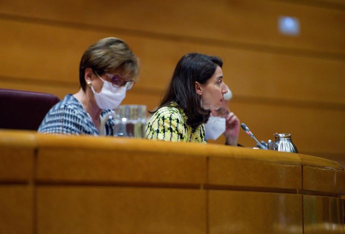 La ministra de Justicia, Pilar Llop (d), comparece ante la Comisión de Justicia del Senado, en el Senado, a 23 de noviembre de 2021, en Madrid, (España).