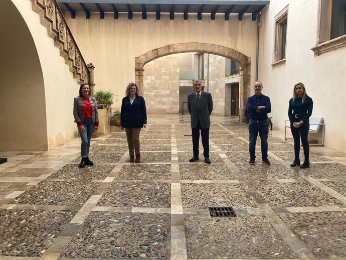 Presentación del XIV Anuario de Envejecimiento de las Islas 2021.