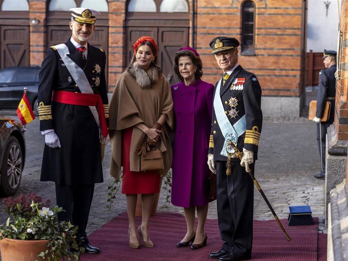 King Felipe VI Of Spain And Queen Letizia Of Spain Visit The Royal Stable And Are Greeted By King Carl XVI Gustaf And Queen Silvia Of Sweden On November 24, 2021 In Stockholm, Sweden.