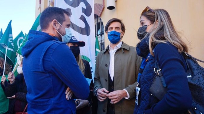 El vicesecretario de Comunicación del PP, Pablo Montesinos, en la concentración contra la reforma de la ley de seguridad ciudadana por parte del Gobierno estatal