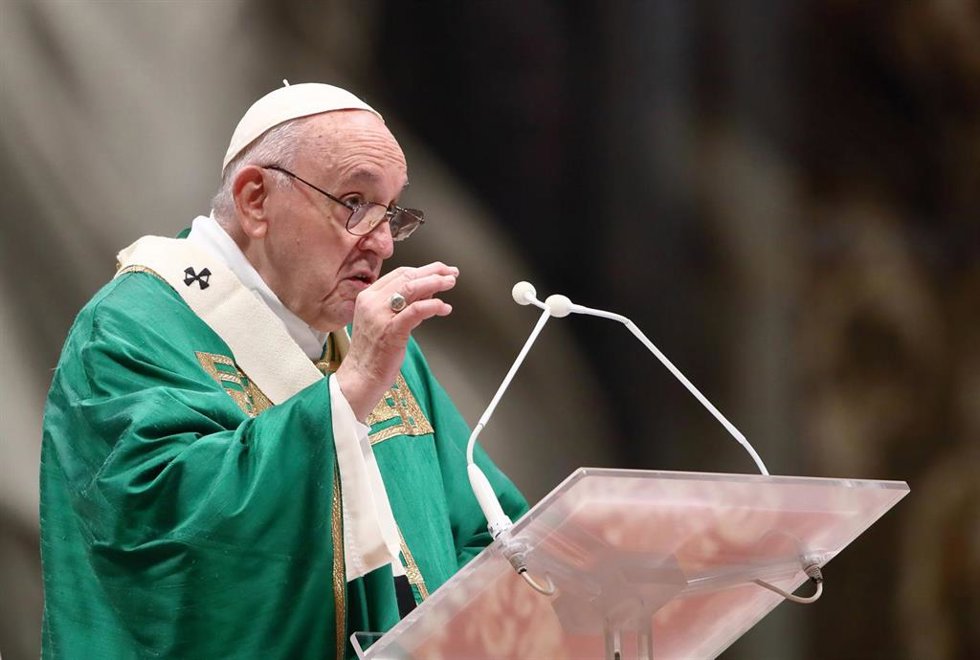 El Papa duranrte la misa por la Jornada Mundial de los Pobres