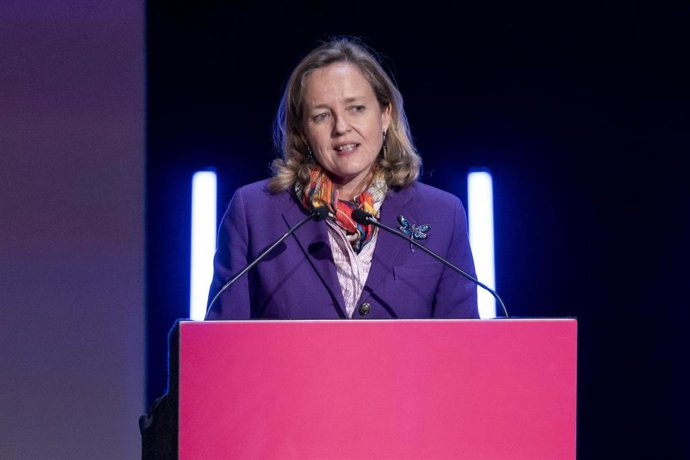 La vicepresidenta primera y ministra de Asuntos Económicos y Transformación Digital, Nadia Calviño, a 16 de noviembre de 2021, en Madrid, (España).