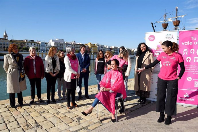 Más de 5.000 mujeres formarán la 'Marea Rosa' de la Carrera de la Mujer de Sevilla.