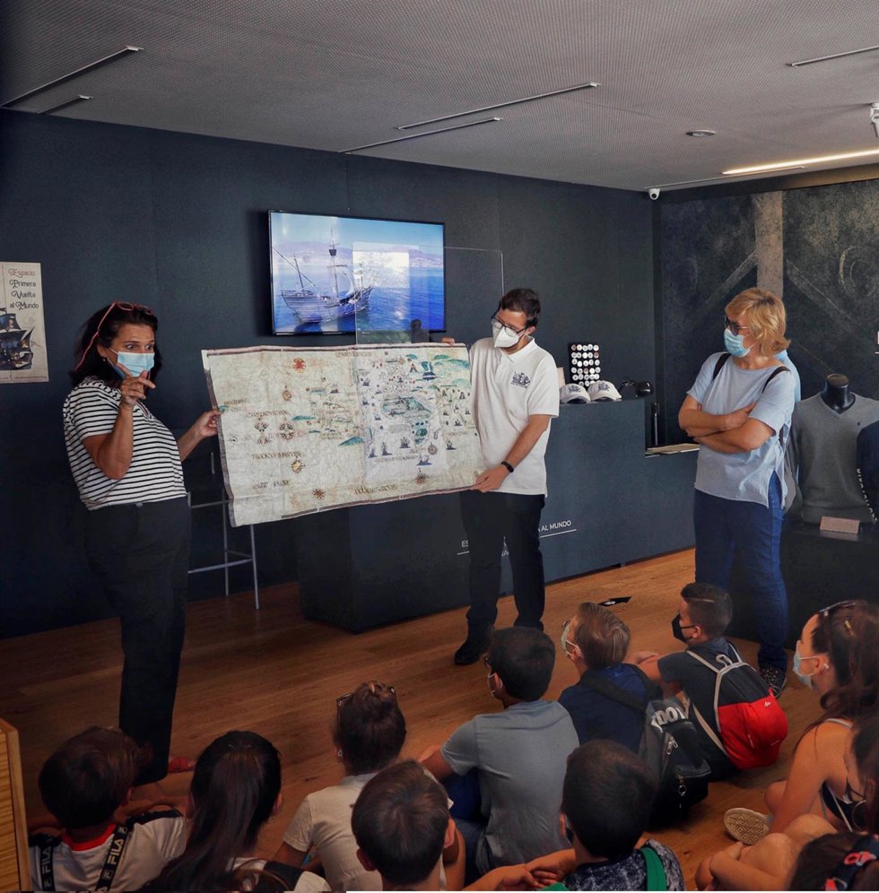 Actividad para escolares en el Espacio Primera Vuelta al Mundo