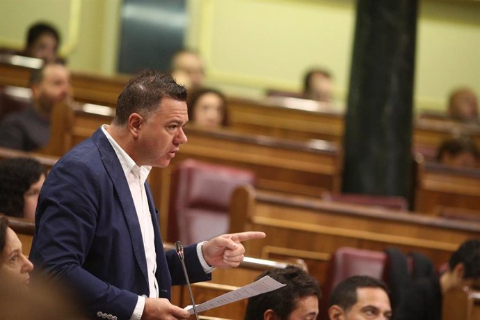 Archivo - El diputado Juan Antonio Delgado, de Unidas Podemos, interviene en el Congreso