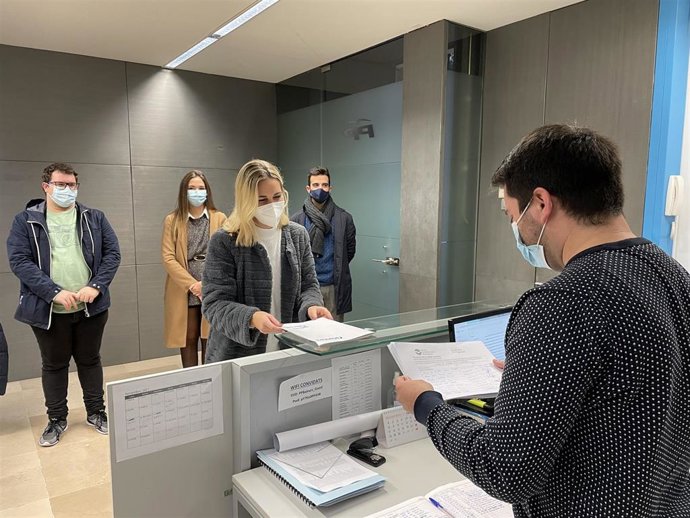 Lourdes Roca presenta 273 avales a su candidatura para presidir Nuevas Generaciones del PP balear