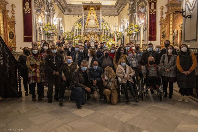 Internos de la prisión provincial peregrinan hasta la Virgen del Rocío.