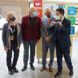 El alcalde de Granada, Francisco Cuenca, asiste a la inauguración de la XII Reunión de Museos de Ciencia y Técnica de España.