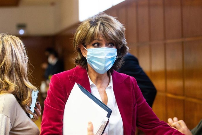 La Fiscal General del Estado, Dolores Delgado, a su llegada para comparecer en una Comisión de Justicia en el Senado, a 18 de noviembre de 2021, en Madrid, (España).