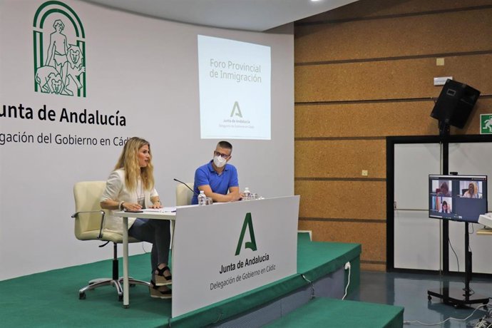 Archivo - Cádiz.- El Foro Provincial de la Inmigración crea la Comisión Permanente y nombra a Javier Gil como vicepresidente