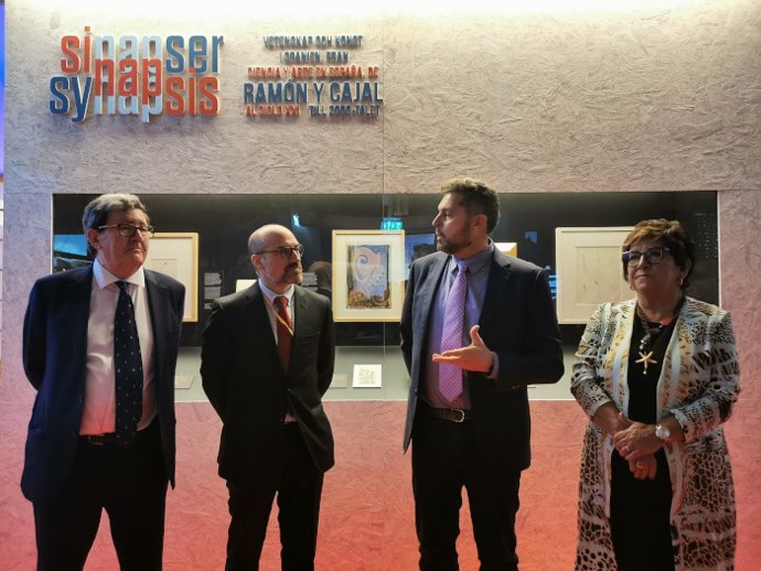 Momento de la inauguración de la muestra 'Sinapsis. Arte y ciencia en España, de Ramón y Cajal al siglo XXI', en Estocolmo.