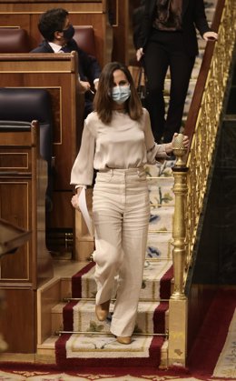 La ministra de Derechos Sociales, Ione Belarra, en una sesión plenaria en el Congreso de los Diputados, a 24 de noviembre de 2021, en Madrid, (España). 