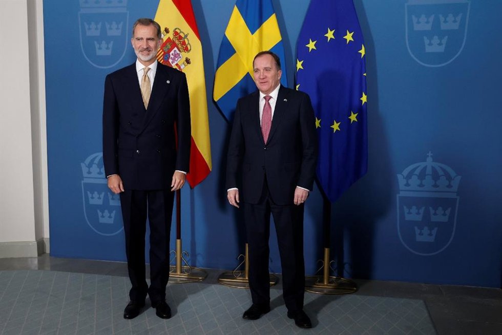 El Rey Felipe VI con el primer ministro saliente de Suecia, Stefan Lofven