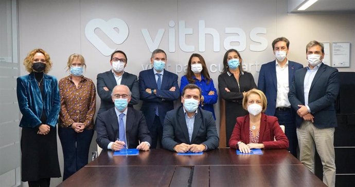 Vithas y la Universidad CEU San Pablo firman un convenio para formar a futuros médicos y enfermeros
