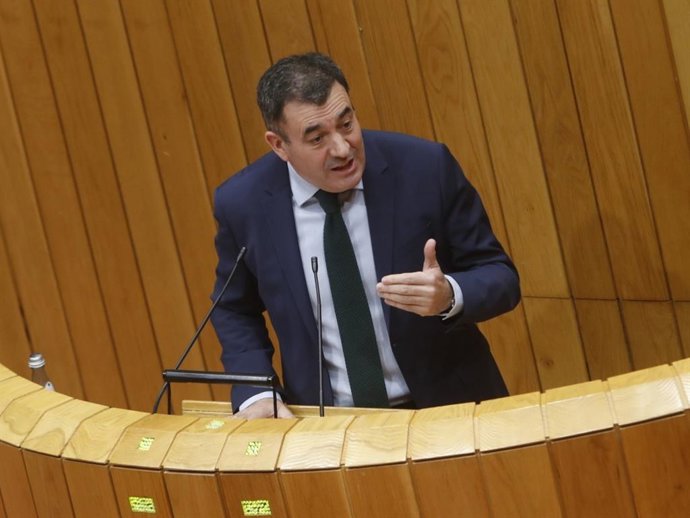 El conselleiro de Cultura, Educación e Universidade, Román Rodríguez.