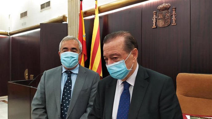 El fiscal superior de Catalunya, Francisco Bañeres, y el fiscal de sala de seguridad vial del TS, Bartolomé Vargas, en Barcelona el 24 de noviembre de 2021.