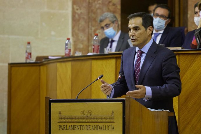 El portavoz del grupo parlamentario Popular, José Antonio Nieto, durante el Debate de Presupuesto de la Junta de Andalucía, a 24 de noviembre de 2021 en el Parlamento de Andalucía en Sevilla (Andalucía, España)