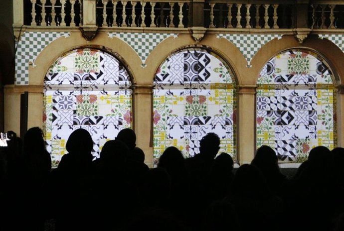 Videomapaje de arte contemporáneo en el Museu de Mallorca.