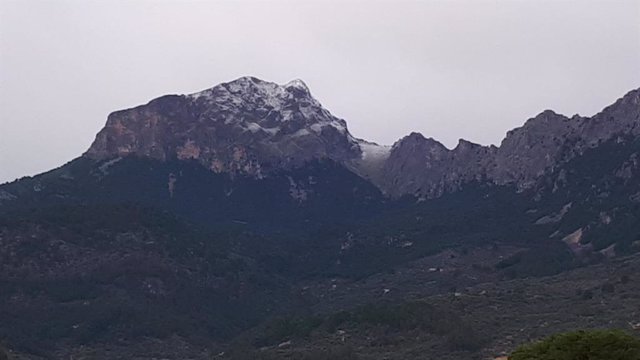 El Puig Major acoge su primera nevada del otoño este jueves