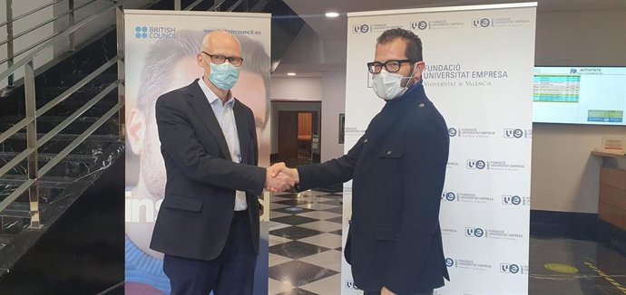 Acuerdo entre British Council y Adeit