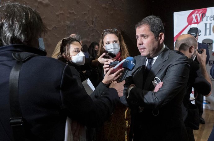 El presidente de CEPYME, Gerardo Cuerva, ofrece declaraciones a los medios en el acto de entrega de la XV edición de los Premios Nacionales de Hostelería, en el Salón de Actos de CaixaForum, a 17 de noviembre de 2021, en Madrid, (España). Con estos gala