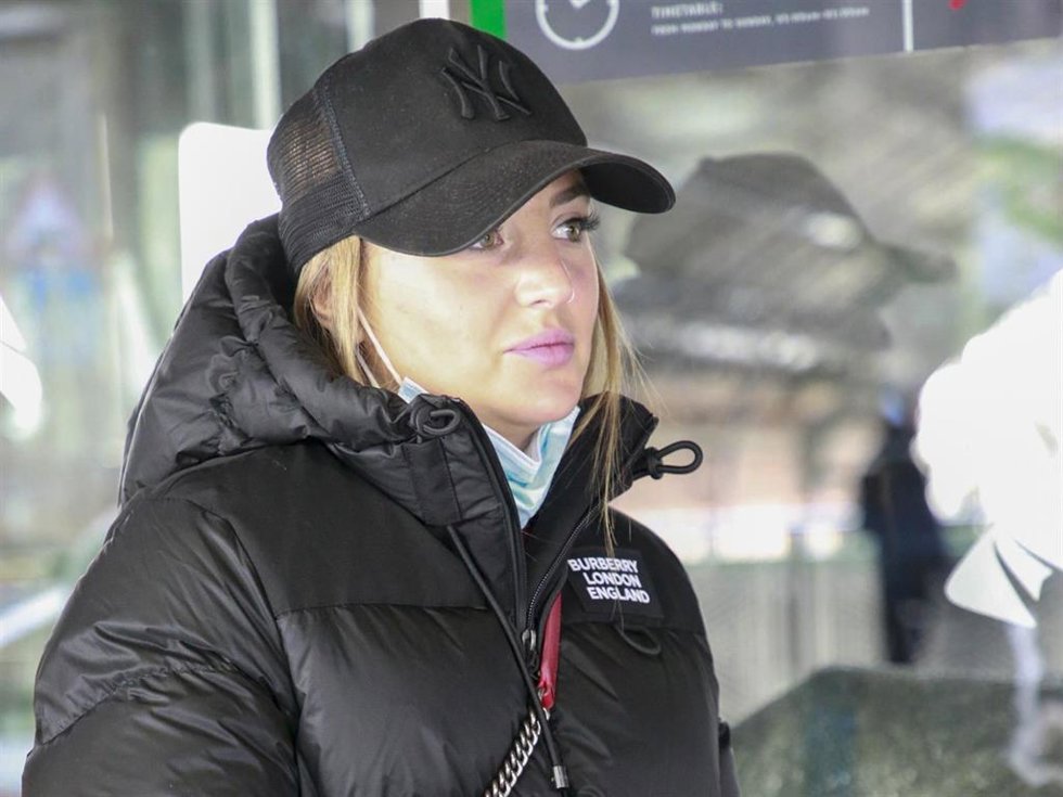 Rocío Flores, en la estación del Ave de Madrid antes de poner rumbo a Málaga