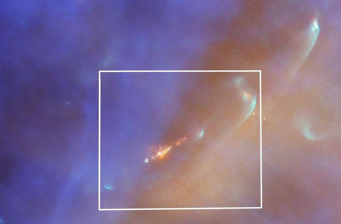 El Hubble capturó un chorro brillante de una estrella recién formada en esta imagen de la Nebulosa Running Man (NGC 1977).