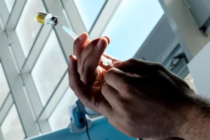 Un ministro de Israel dice que no se puede descartar una cuarta dosis de refuerzo de la vacuna contra el coronavirus