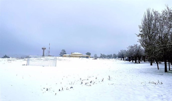 Un campo de Medinaceli cubierto de nieve, a 23 de noviembre de 2021, en Medinaceli, Soria, Castilla y León (España). Castilla y León y Castilla La-Mancha son dos de las seis comunidades que se encuentran en alerta naranja por lluvia, viento y nevadas qu