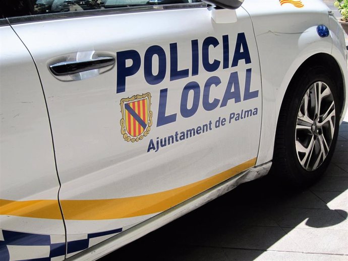 Archivo - Coche de la Policía Local de Palma.