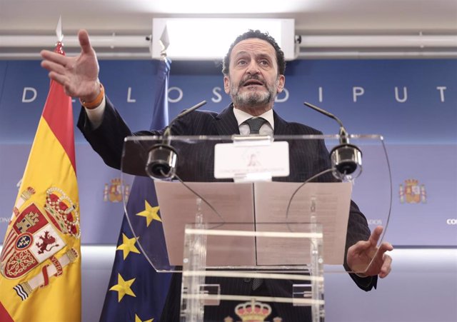 El vicesecretario general de Ciudadanos (Cs), Edmundo Bal, interviene en una rueda de prensa anterior a una reunión de la Junta de Portavoces, en el Congreso de los Diputados, a 16 de noviembre de 2021, en Madrid, (España).