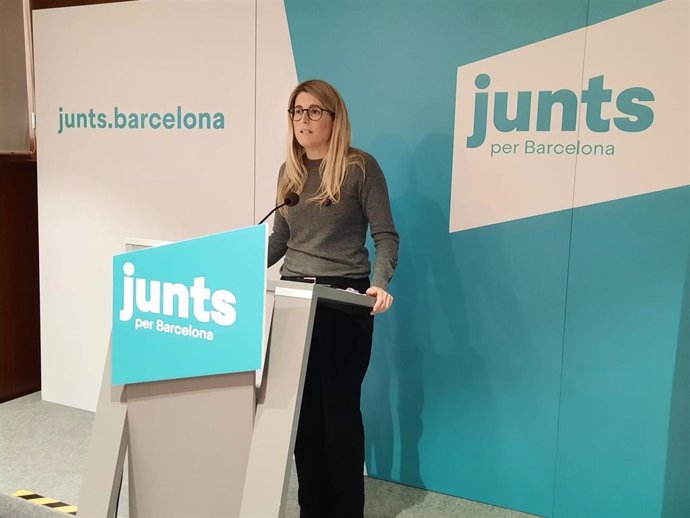 La líder de Junts en Barcelona, Elsa Artadi, en rueda de prensa.