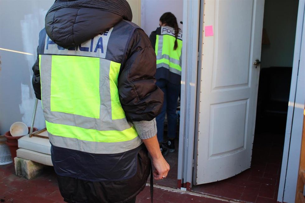 La Policía desarticula una red que se lucraba de la prostitución de mujeres en pisos de citas