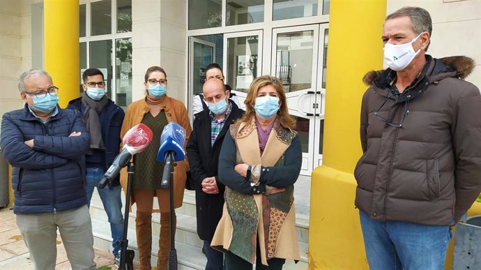 Archivo - Isabel Paredes en el centro de salud de Alcalá del Valle